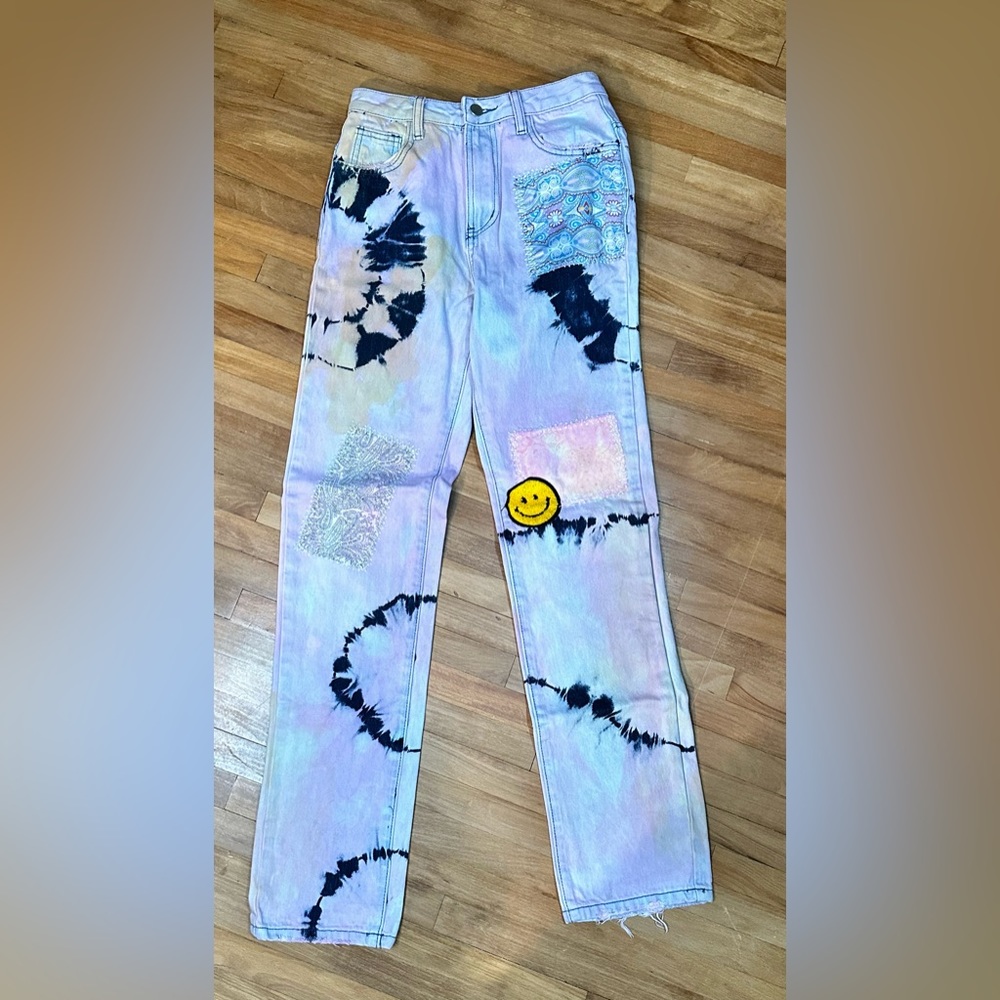 - POSTER GIRL JEANS NWOT